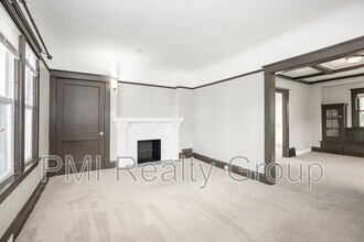 476 E 108th St in Cleveland, OH - Building Photo - Building Photo