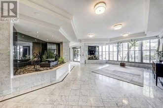 1-2071 Greystone Walk Dr in Toronto, ON - Building Photo - Building Photo
