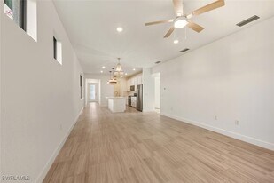 1873 Amador Ct in Naples, FL - Building Photo