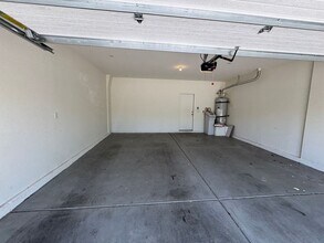 355 Andy Wheeler Dr in Henderson, NV - Building Photo - Building Photo