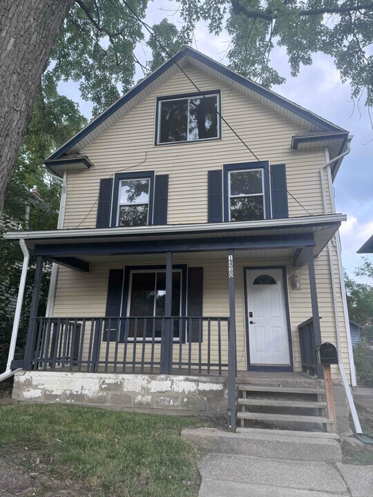 1430 Massachusetts Ave in Lansing, MI - Building Photo