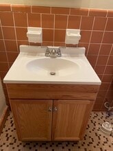 20299 Moross Rd, Unit 2 Bedroom in Detroit, MI - Foto de edificio - Building Photo