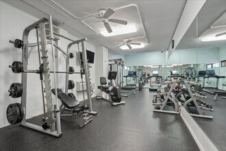 6157 N Sheridan Rd in Chicago, IL - Building Photo - Building Photo