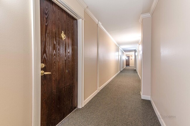 675 Grove Terrace in Elk Grove Village, IL - Foto de edificio - Building Photo