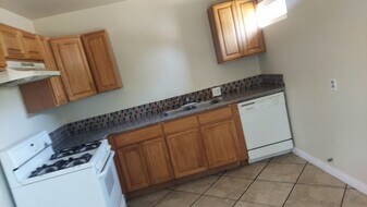 731 W Hyde Park Blvd, Unit 2 in Inglewood, CA - Building Photo