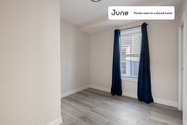 Private bedroom in 5 bed/2 bath Home in Boston, MA - Building Photo - Building Photo
