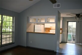 103 Cloudview Dr in Austin, TX - Building Photo - Building Photo