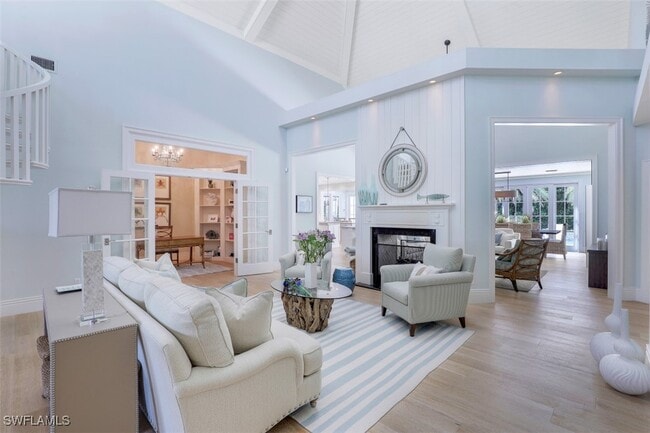 property at 154 4th Ave N