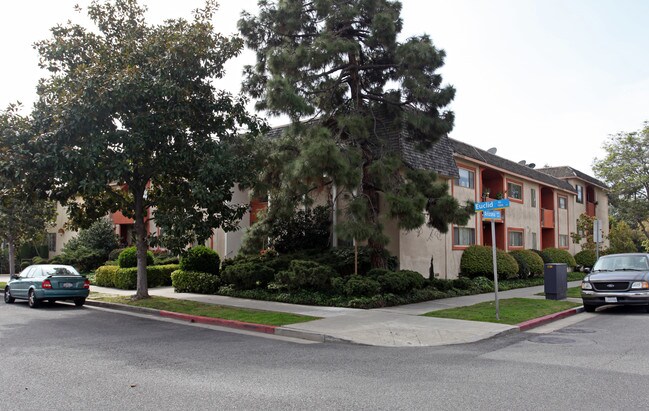 1302 Euclid St. Apartment's in Santa Monica, CA - Building Photo - Building Photo