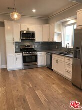 767 N Ridgewood Pl in Los Angeles, CA - Building Photo - Building Photo