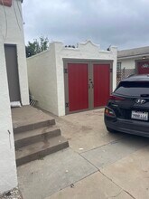 287 W Mission Ave, Unit A in Ventura, CA - Building Photo - Building Photo