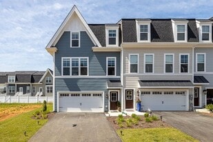 3208 Marion Square in Harrisonburg, VA - Building Photo