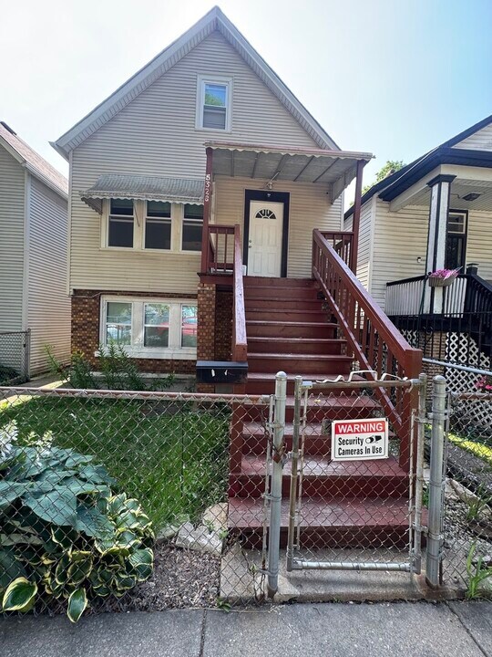 5328 S May St in Chicago, IL - Building Photo