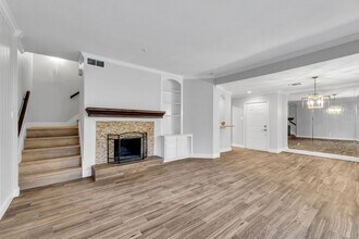 1829 Bering Dr in Houston, TX - Building Photo - Building Photo