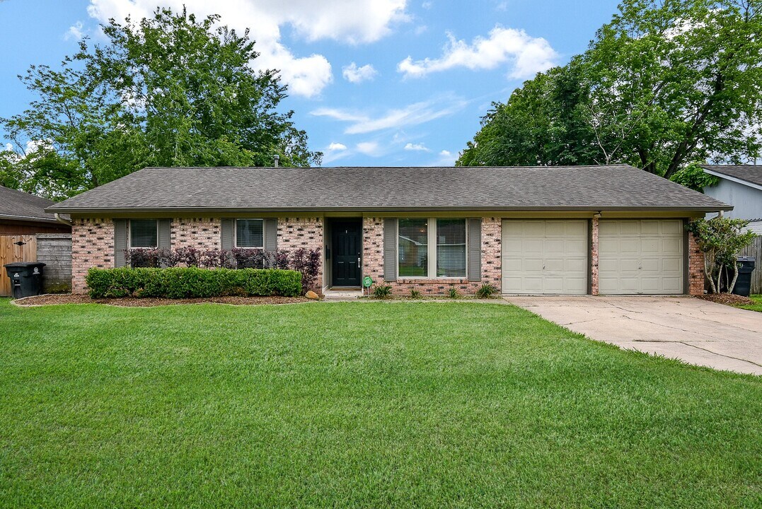 5815 Dryad Dr in Houston, TX - Building Photo
