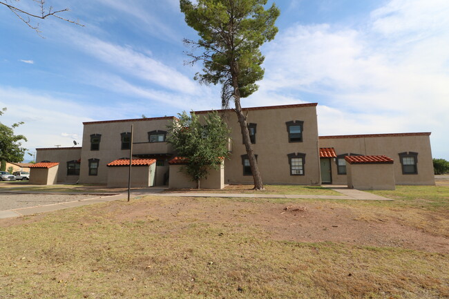 Las Rosas Apartments in Tularosa, NM - Building Photo - Building Photo