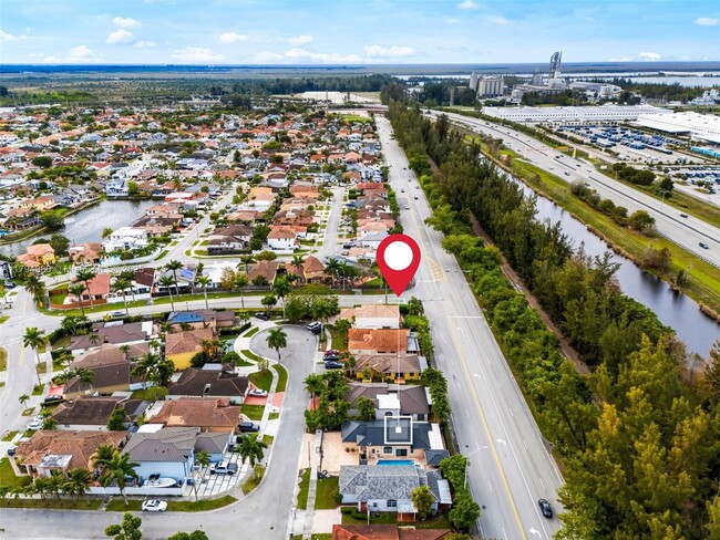 13111 NW 11th Terrace in Miami, FL - Foto de edificio - Building Photo