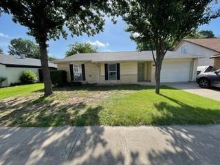 5312 Queen Ct in Lake Dallas, TX - Building Photo