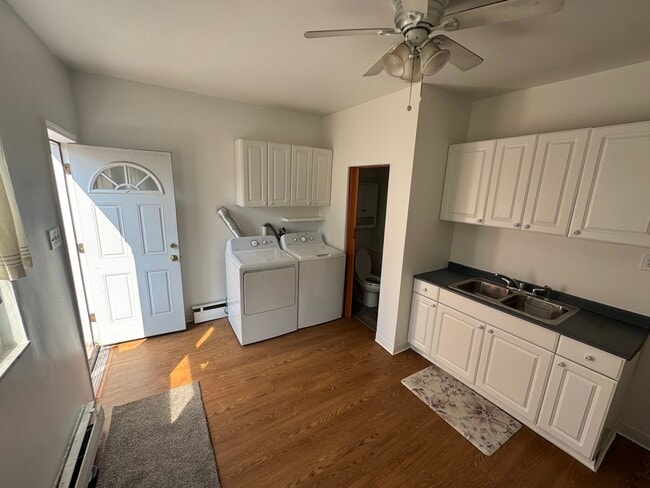 4052 Penn Ave, Unit Apartment 2 in Pittsburgh, PA - Foto de edificio - Building Photo