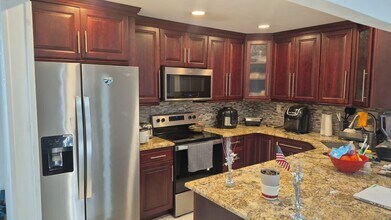 4137 NW 88th Ave in Coral Springs, FL - Building Photo - Building Photo