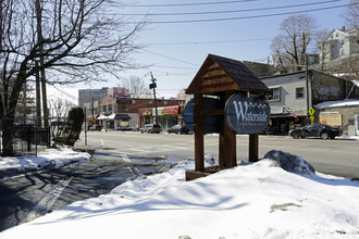 Waterside Condominiums in Edgewater, NJ - Foto de edificio - Building Photo