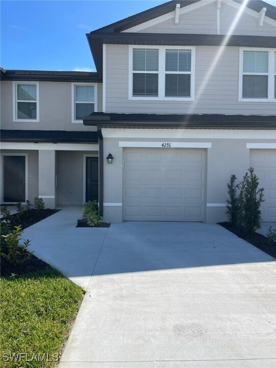 4212 Caterina Ct in North Fort Myers, FL - Building Photo