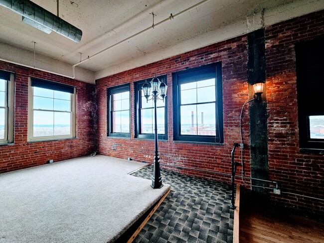 200 Main St, Unit #607 in Kansas City, MO - Building Photo - Building Photo