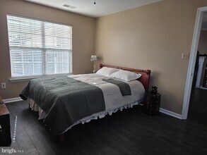 1037 Gardenview Loop in Woodbridge, VA - Building Photo - Building Photo