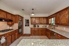 101 Pin Oak Dr in Baytown, TX - Building Photo - Building Photo