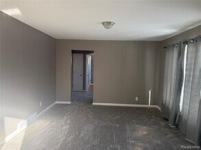 7970 Campbell St in Taylor, MI - Building Photo - Building Photo