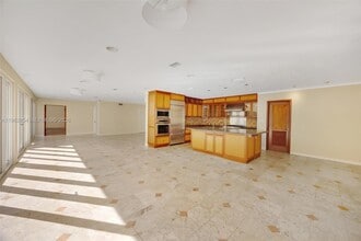 6630 SW 102nd St in Miami, FL - Building Photo - Building Photo