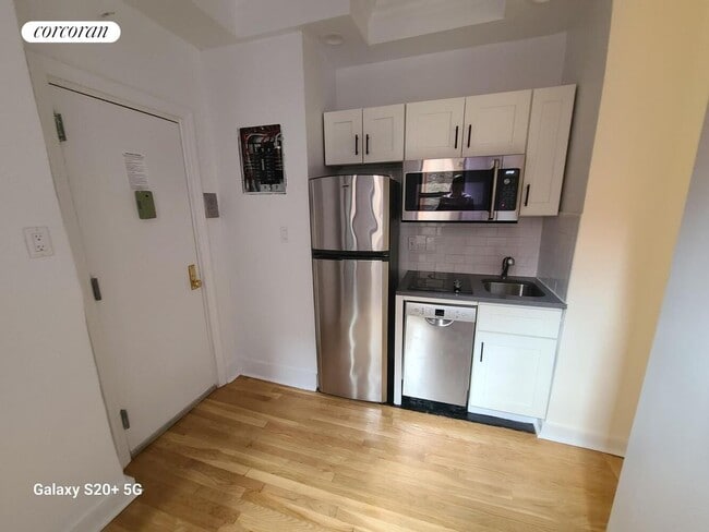 property at 34 Watts St