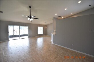 5627 War Admiral Dr in Zephyrhills, FL - Building Photo - Building Photo