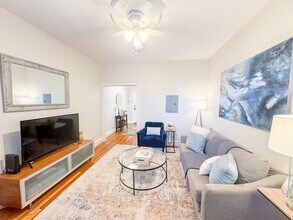 29 Mount Hood Rd, Unit 12 in Boston, MA - Building Photo - Building Photo