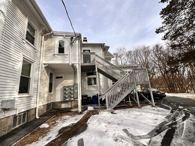 231 N Main St in Ansonia, CT - Building Photo - Building Photo