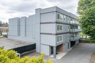 Tessaro Court in Abbotsford, BC - Building Photo