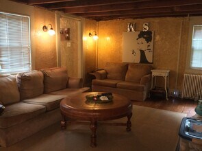 1187 Mt Carmel Ave in North Haven, CT - Building Photo - Building Photo