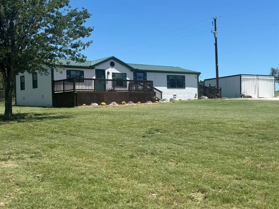 3878 Ranch Rd 1623 in Blanco, TX - Foto de edificio
