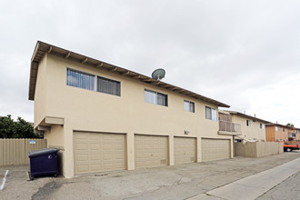 7241 Elk Cor in Huntington Beach, CA - Building Photo - Building Photo