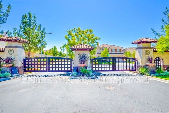 13659 Swift Run St in Moorpark, CA - Building Photo - Building Photo