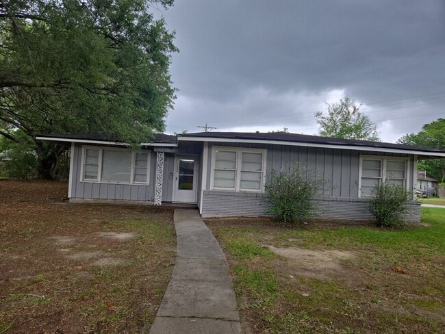 property at 302 Bridal Wreath Ave