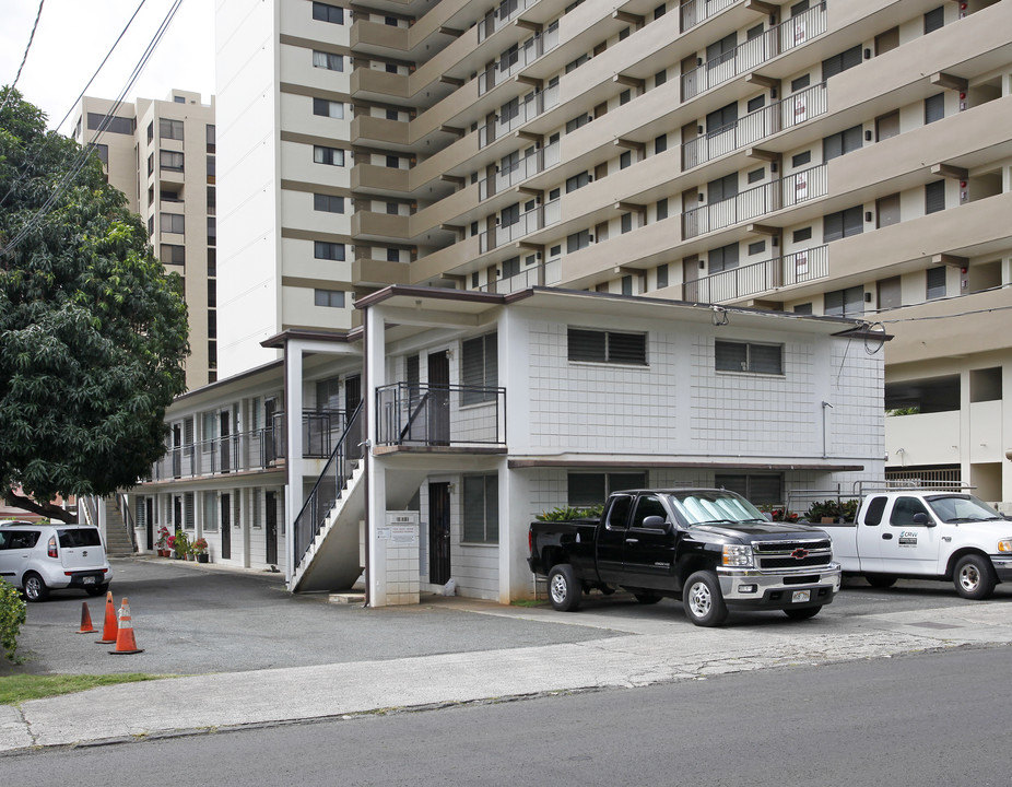 1811 Wilder Ave in Honolulu, HI - Building Photo