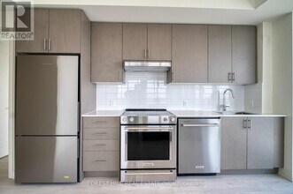 8960-8960 Jane St in Vaughan, ON - Building Photo - Building Photo