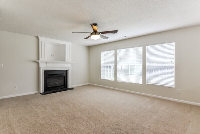 225 Honeywell Way in Fuquay Varina, NC - Building Photo - Building Photo