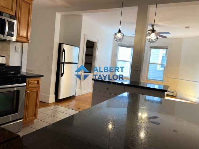 13 Sachem St in Boston, MA - Foto de edificio - Building Photo