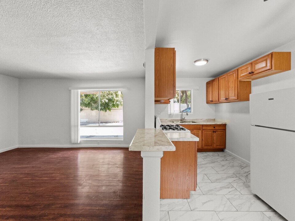4533 Pickford St in Los Angeles, CA - Building Photo
