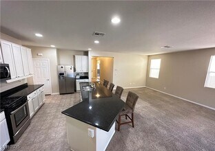 10590 Natural Bridge St in Las Vegas, NV - Building Photo - Building Photo