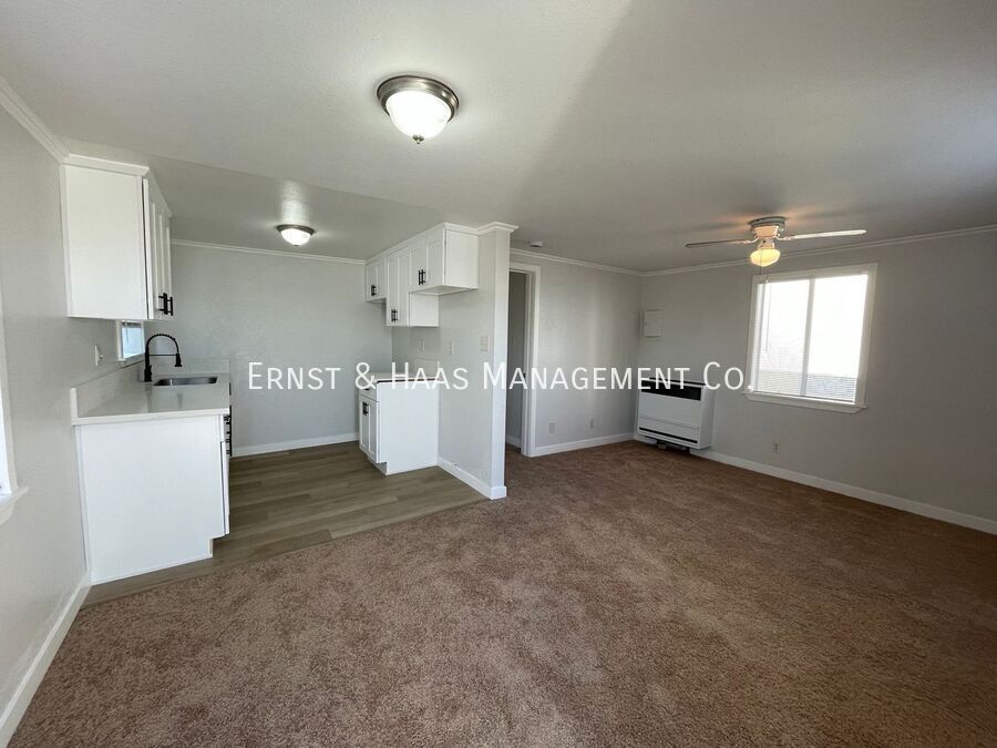 1220 E Appleton St in Long Beach, CA - Foto de edificio