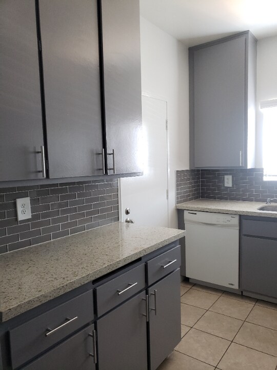 3711 Emerald St in Torrance, CA - Building Photo