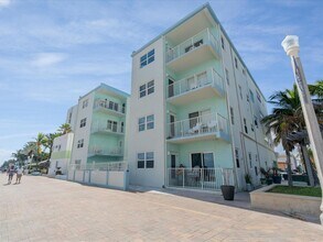 2600 N Surf Rd, Unit 302 in Hollywood, FL - Foto de edificio - Building Photo